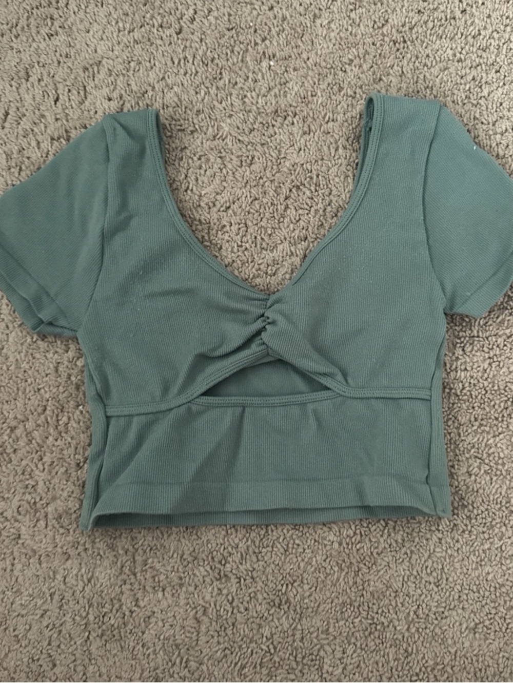 Aeropostale seamless green cropped fitted tee